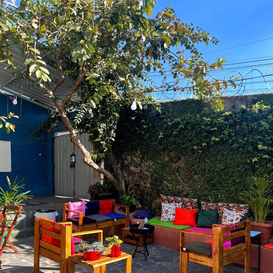 Casa Jardim Hostel Bh - Santa Efigenia - Paraiso เบโลโอรีซอนชี ภายนอก รูปภาพ
